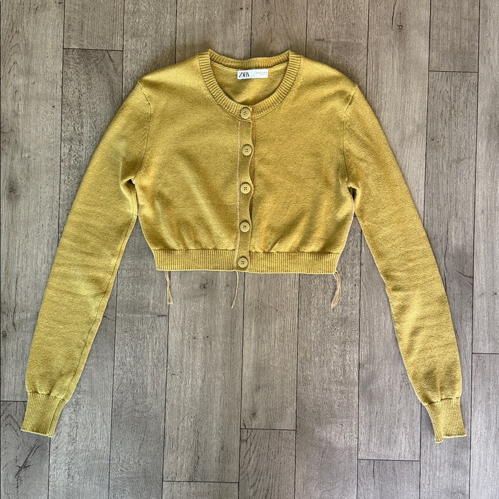 Zara Green Button-Up Cropped Sweater